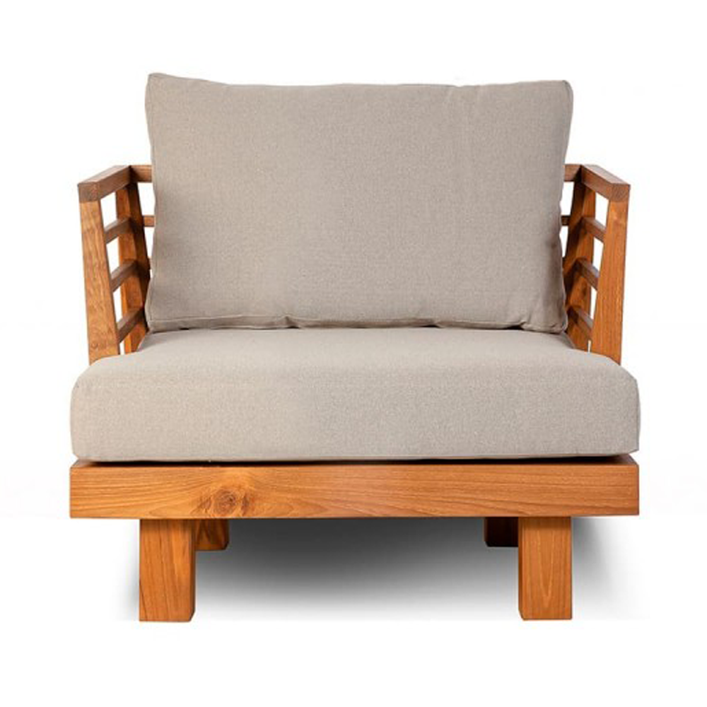 This armchair has it's cushions made in recycled olefin fabric in a beige colour. A stunning combination between the colour of the fabric and our smooth finished Teak wood will blend perfectly with the outdoor of your beautiful home.