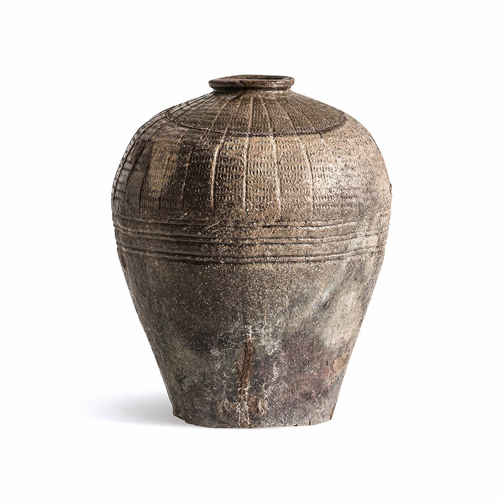 A stunning ceramic. Featuring an aged patina eastern oriental style vase. - Decorative Items - Vases - Decorative Objects