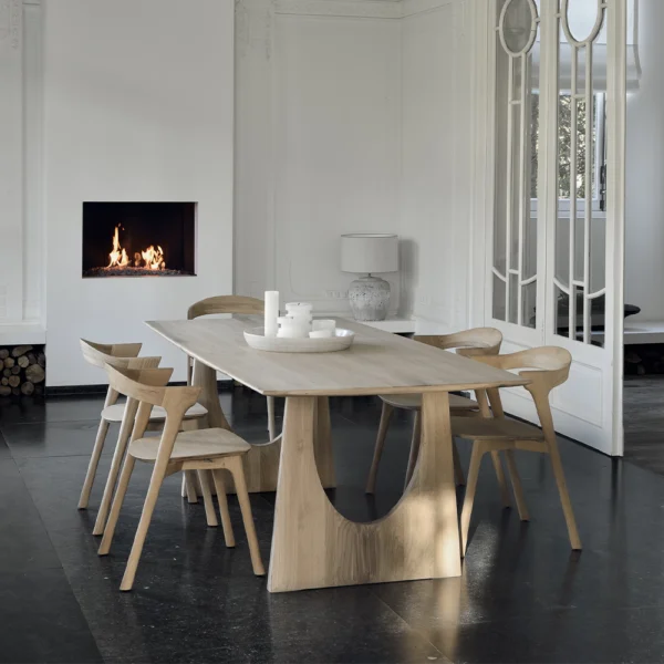 Stunning Oak Dining Table- Available in different Materials, Shapes and Sizes – Image 2