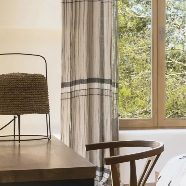 Textured Seagrass Shade with Iron Base Table Lamp - Image 5