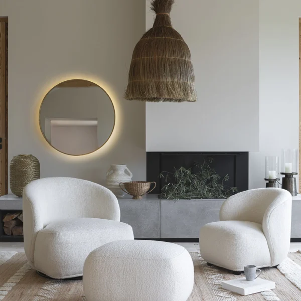 Elegant Illuminated Mirror in Brass-Finished Metal - Available in Two Shapes - Image 3
