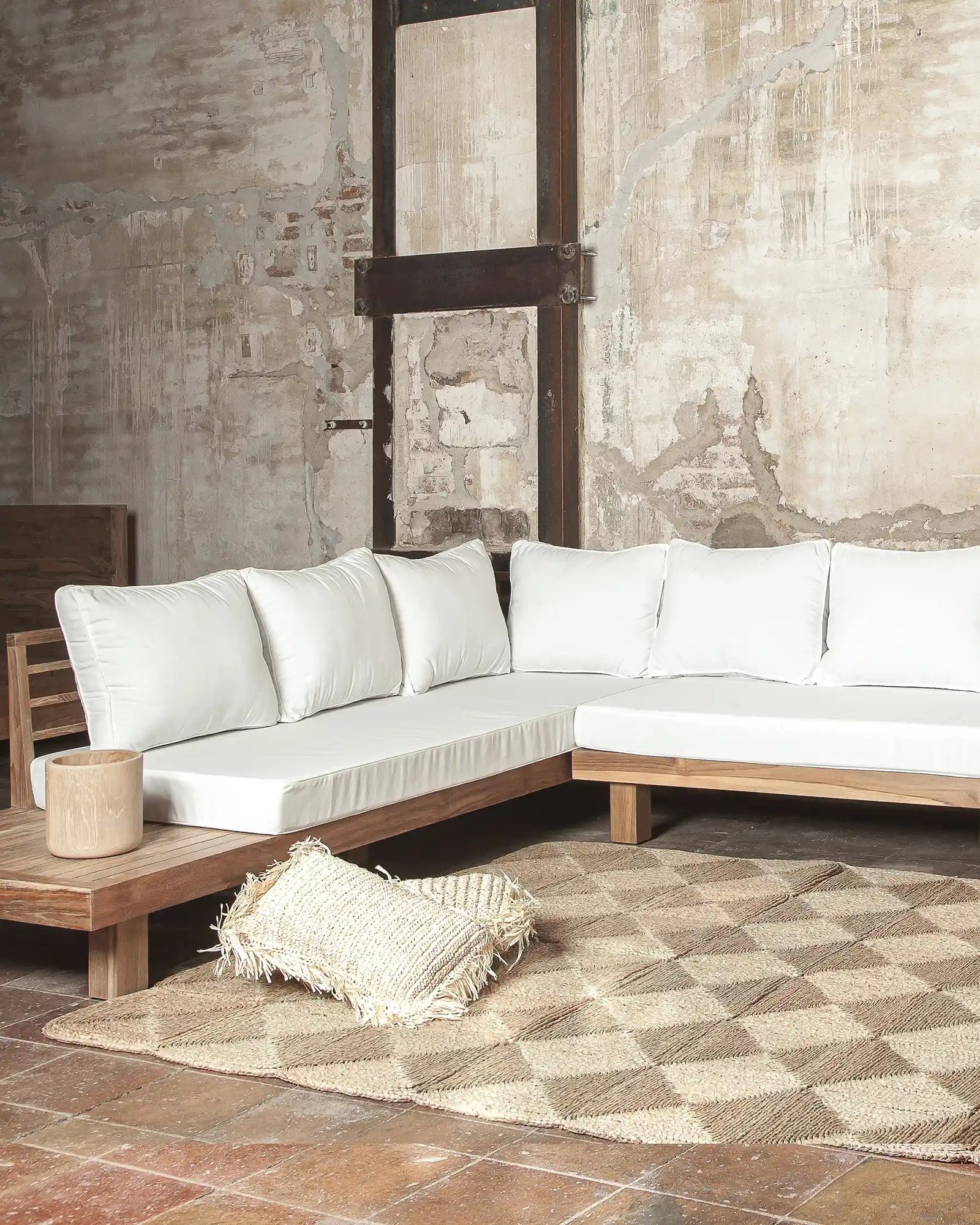 4-Seater Left or Right Corner Outdoor Sofa in Natural Teak and Olefin with White Coloured Upholstery furniture Oliveira algarve interiod design shop